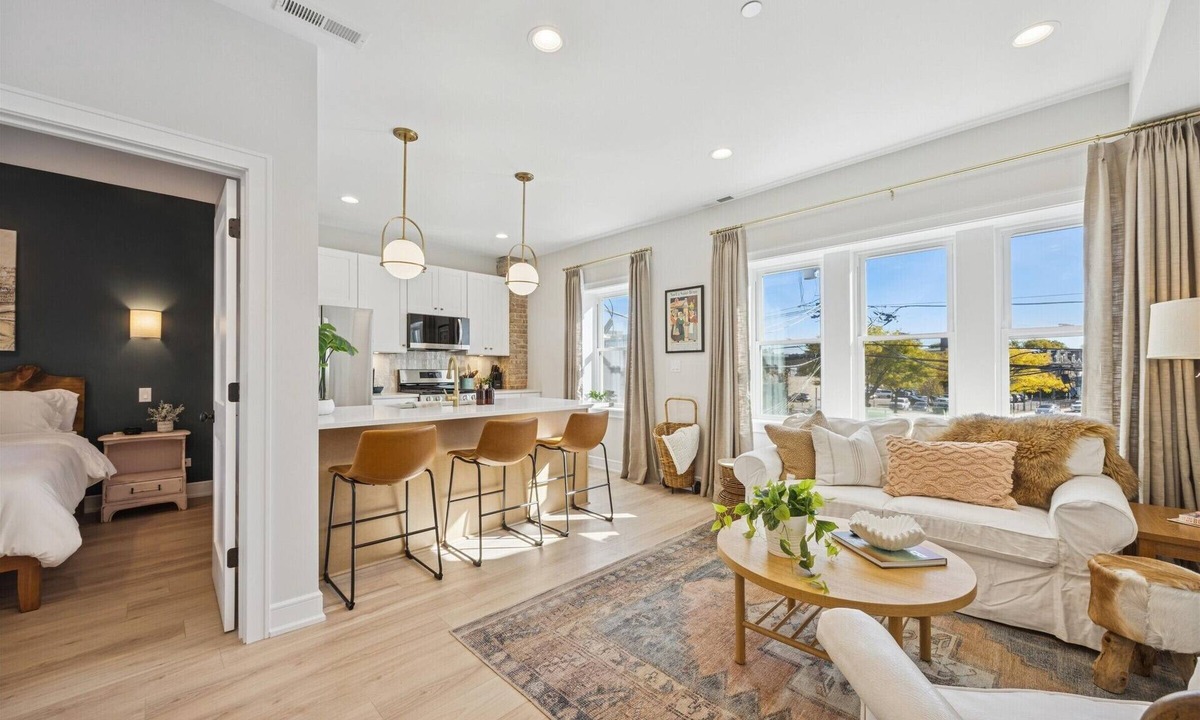 La Grange House | Brand new 1 Bedroom Apartment in La Grange close to Metra