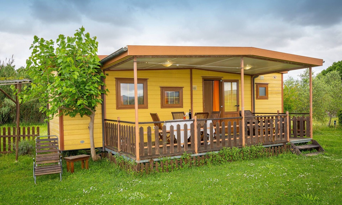 Bibbona House | Bungalow 'Stella 2' with Shared Pool, Private Terrace and Air Conditioning