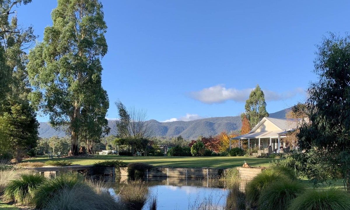 Buxton House | Buxton River House - Secluded Homestead with River Frontage