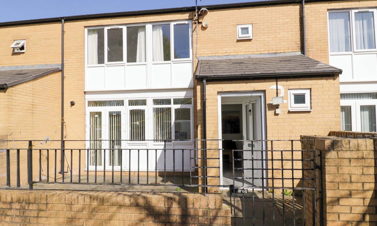 Bordesley House | CARPENTERS COURT, family friendly, with a garden in Birmingham