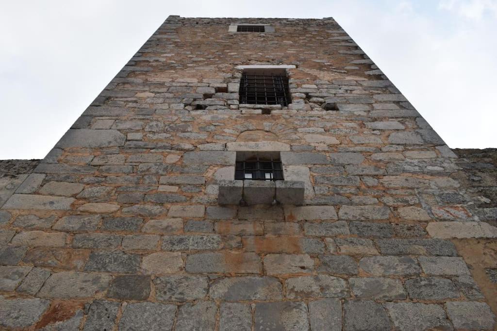 Omales Ski Chalet | Castle Tower