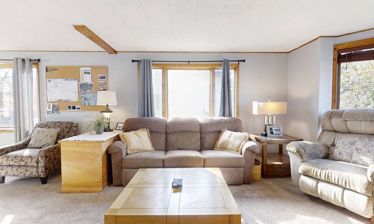 Lake Linden House | Charming 3-bedroom, 1 Murphy Bed in Hubbell AC, WiFi, Pinball, Trailside, Deck
