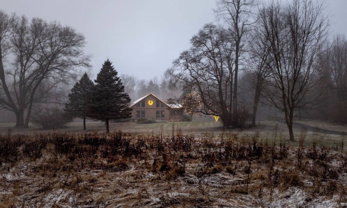 East Leroy House | Charming and Quiet House in Battle Creek on Private 7 acres!