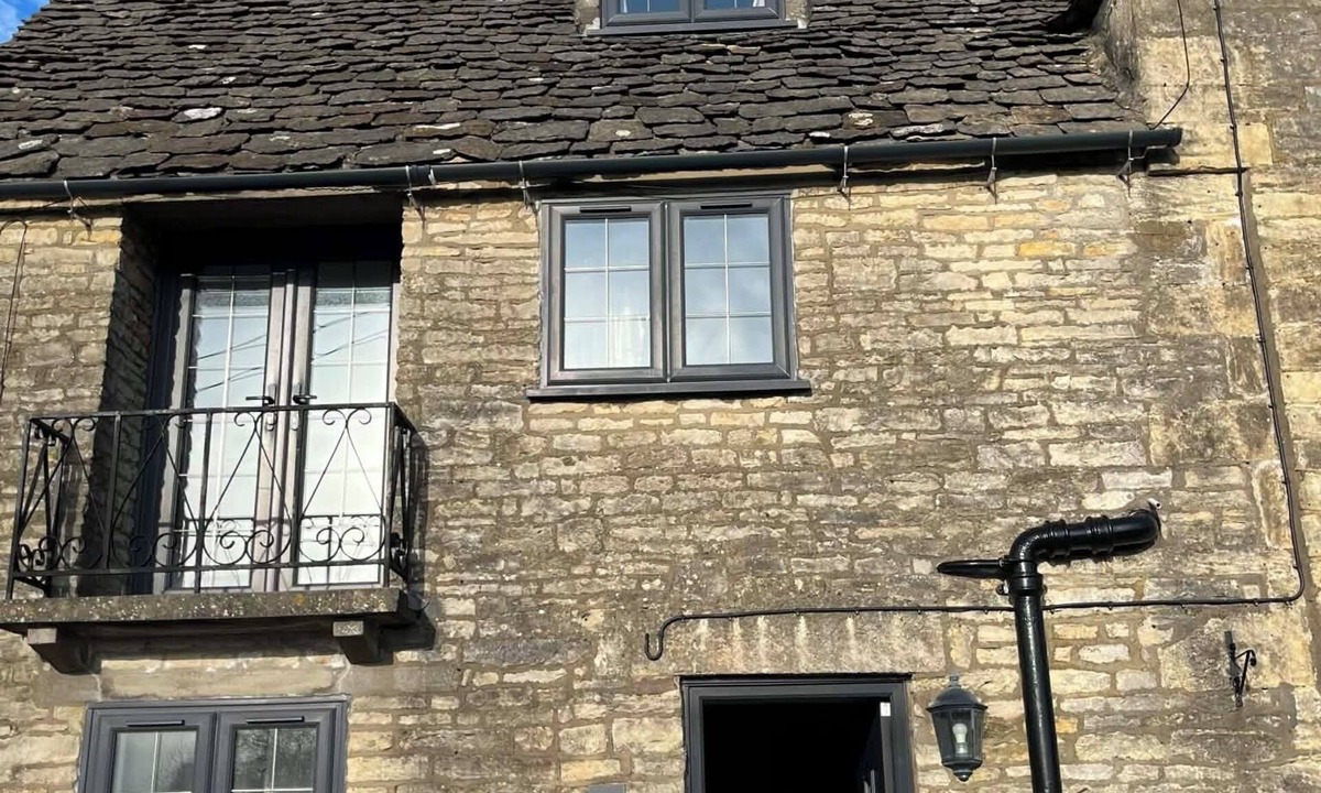 Box Cottage | Charming Cotswold cottage with stunning views.