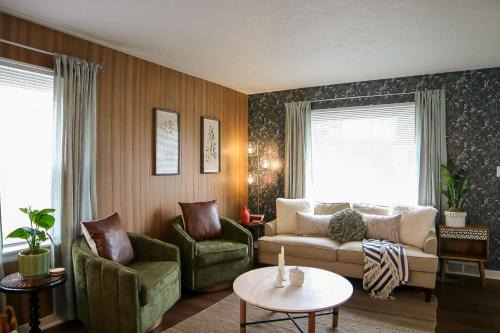 Lansing House | Charming Urban Cottage