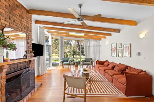 Silverleaves House | Cherry Retro at Silverleaves - Walk to the Beach