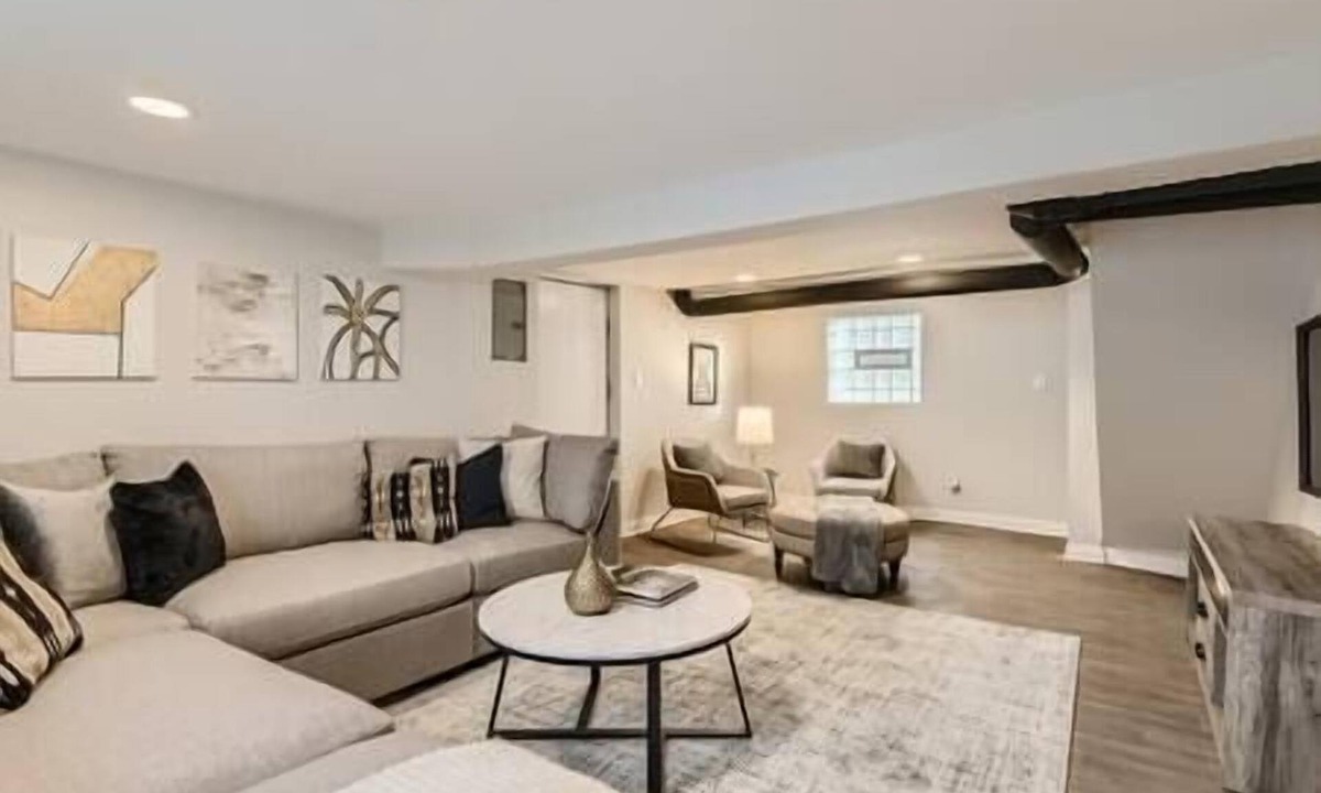 Chatham House | Chicago urban house - 4 Bedroom 2.5 bath