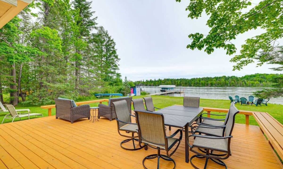 Alden House | Clam Lake Haven | Torch Lake | Bellaire | Pets