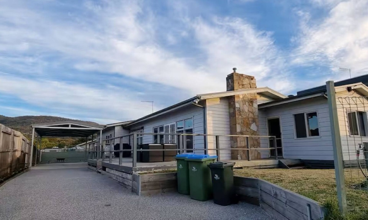 Rosebud House | Coastal Retreat - 400m walk to Rosebud Beach