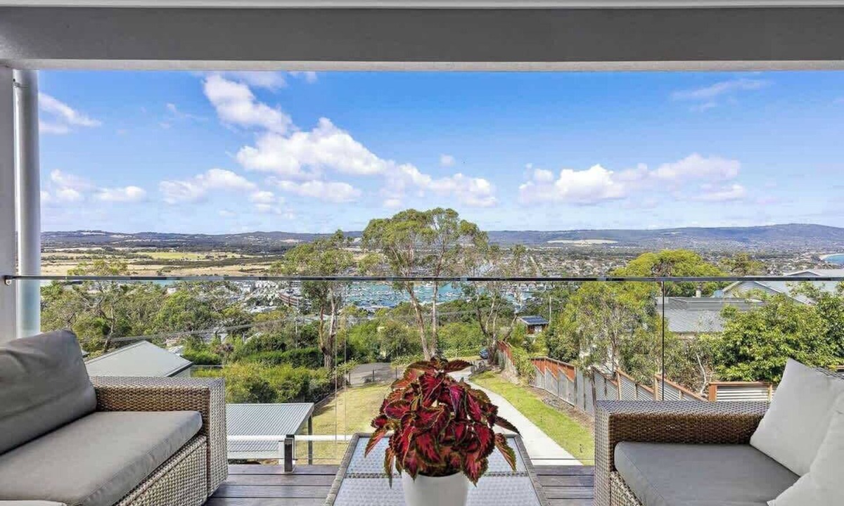 Mount Martha House | Coastal Vista Retreat - Panoramic Mt Martha Views