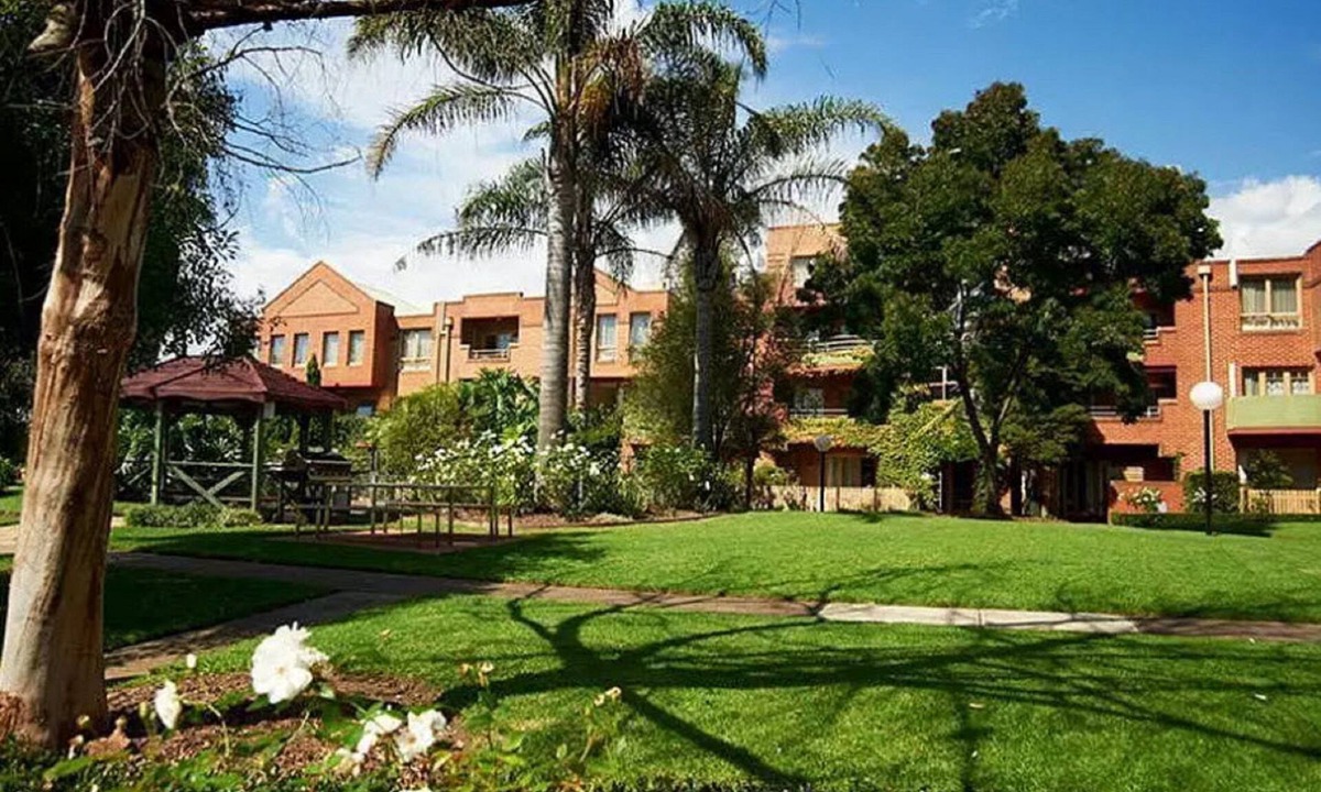 Fitzroy Hotel | Comfort Apartments Royal Gardens