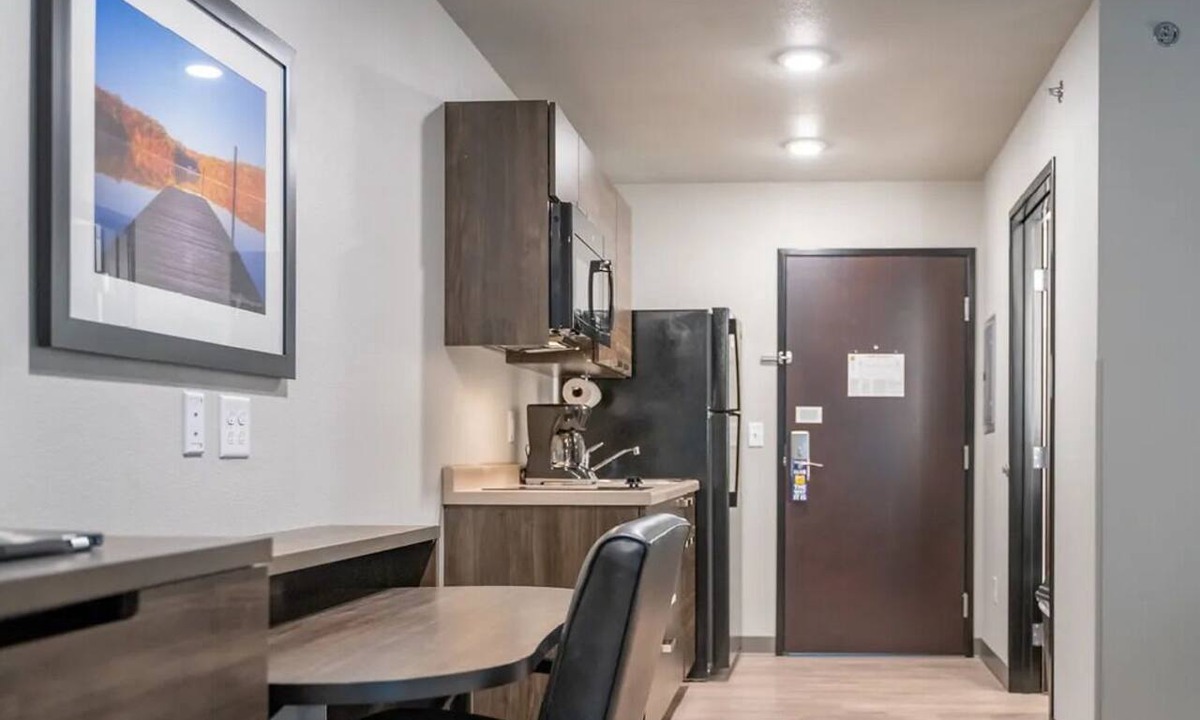 Redding Hotel | Comfortable Redding Stay Close to Parks, Trails & Local Attractions