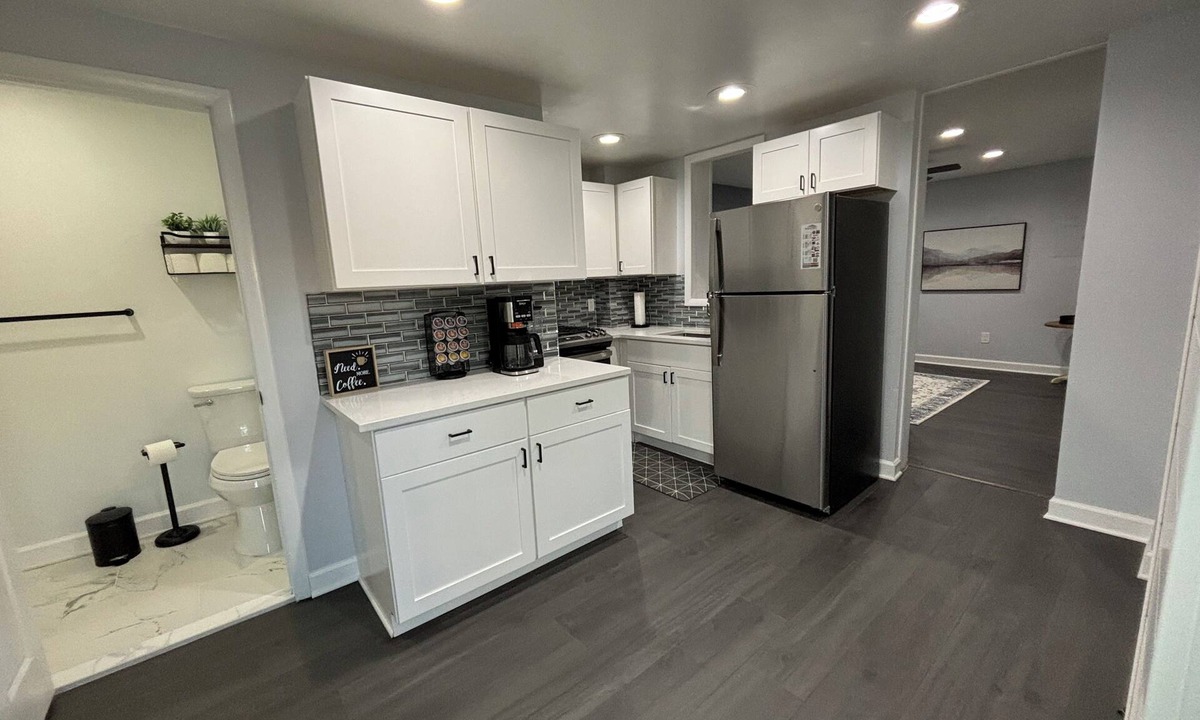 Oxford Apartment | Completely renovated apartment that is located in the heart of Downtown Oxford!