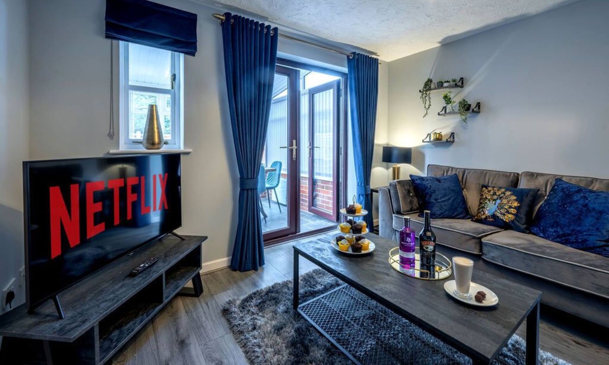 Rowley Regis House | Contractors | Family home 𝙁𝙍𝙀𝙀 Netflix,𝙁𝙖𝙨𝙩 WiFi, near Dudley/Birmingham
