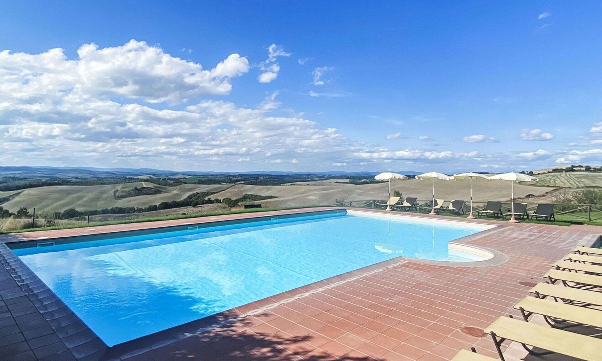 Bollano Villa | Cosy apartment in villa for 4 people with WIFI, pool, patio, pets allowed and panoramic view