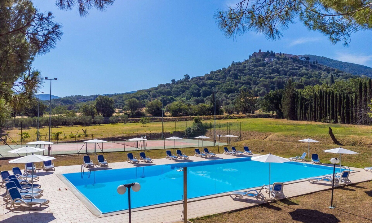 Scarlino Apartment | Cosy apartment for 4 people with A/C, WIFI, pool, TV and terrace