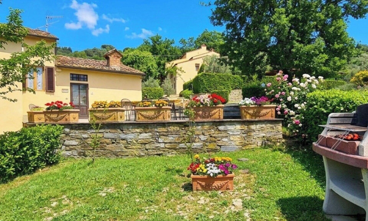 Montebonello Apartment | Cosy apartment for 11 people with WIFI, private pool and pets allowed