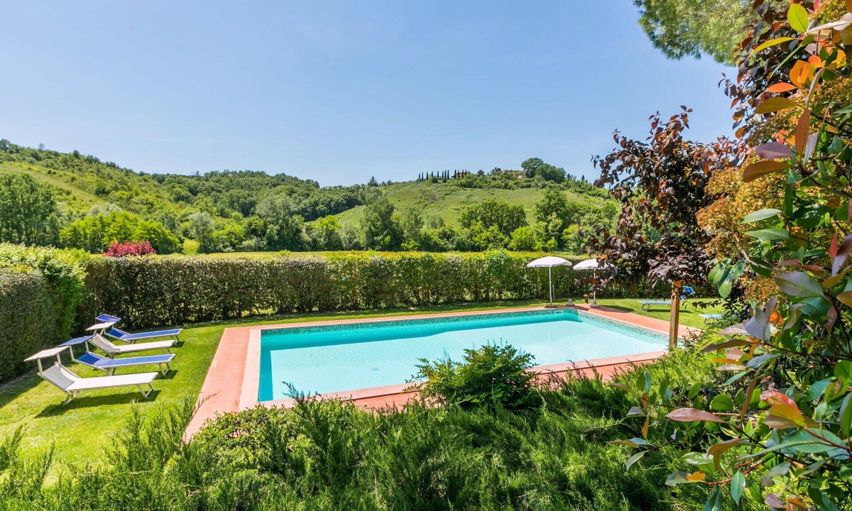 Montespertoli Villa | Cosy apartment in villa with WIFI, pool, TV, patio, pets allowed and panoramic view