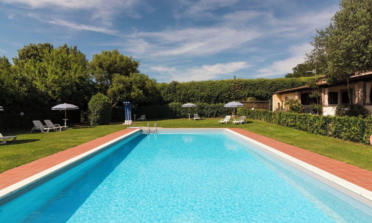 Bolsena Villa | Cosy apartment in villa for 6 guests with pool, WIFI, TV, terrace and pets allowed