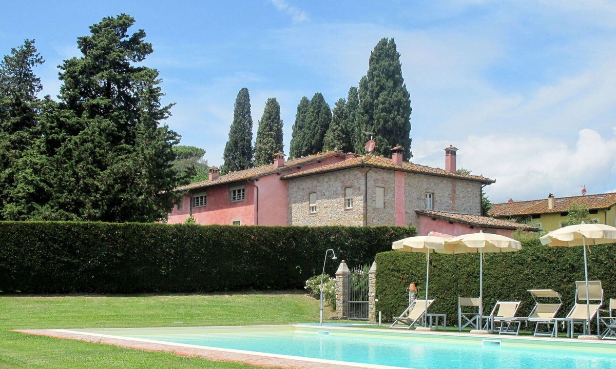 San Michele di Moriano Villa | Cosy apartment in villa for 3 people with pool, A/C, WIFI, TV and terrace