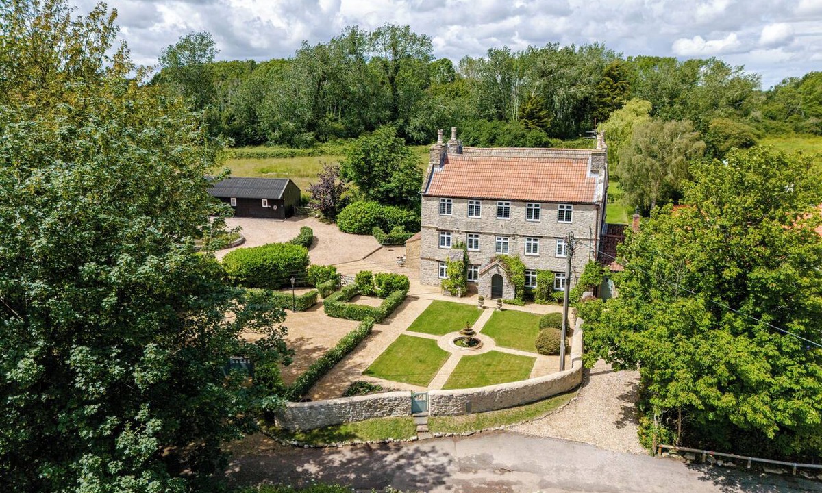 Keynsham Cottage | Cottage Bellflower Bath