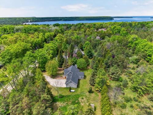 Ephraim House | Cottage on the Hill