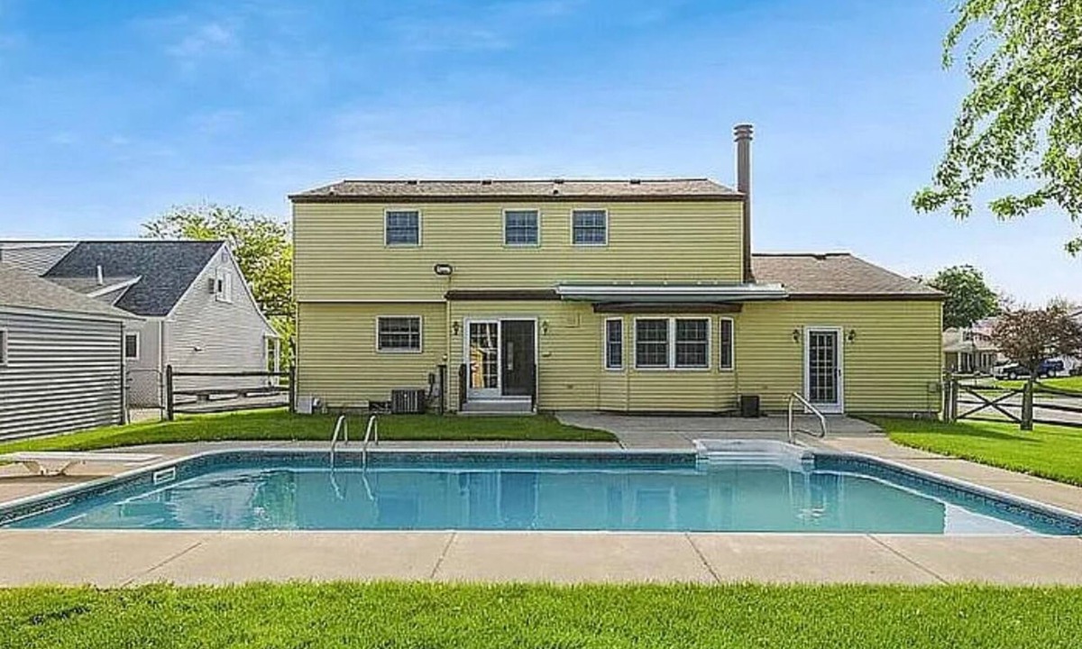 Rossford House | Cozy 1-bedroom house in enchanting Rossford with AC