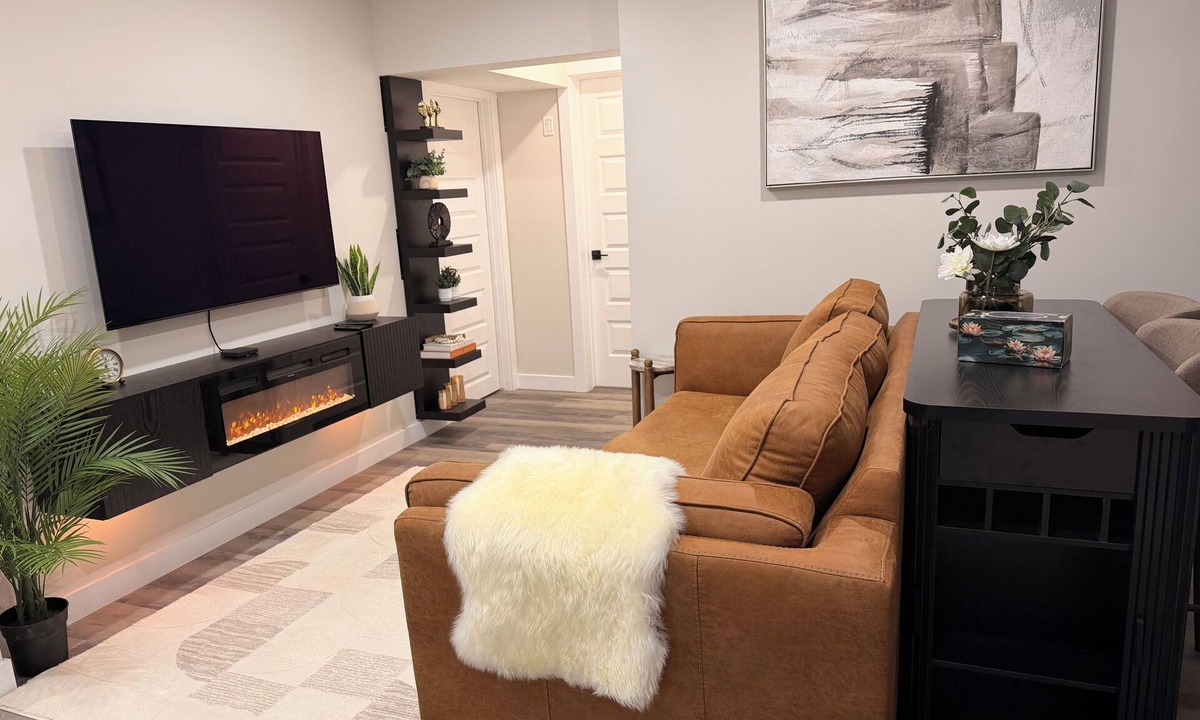Calgary House | Cozy 2-Bedroom apartment offering comfort, convenience & exceptional value