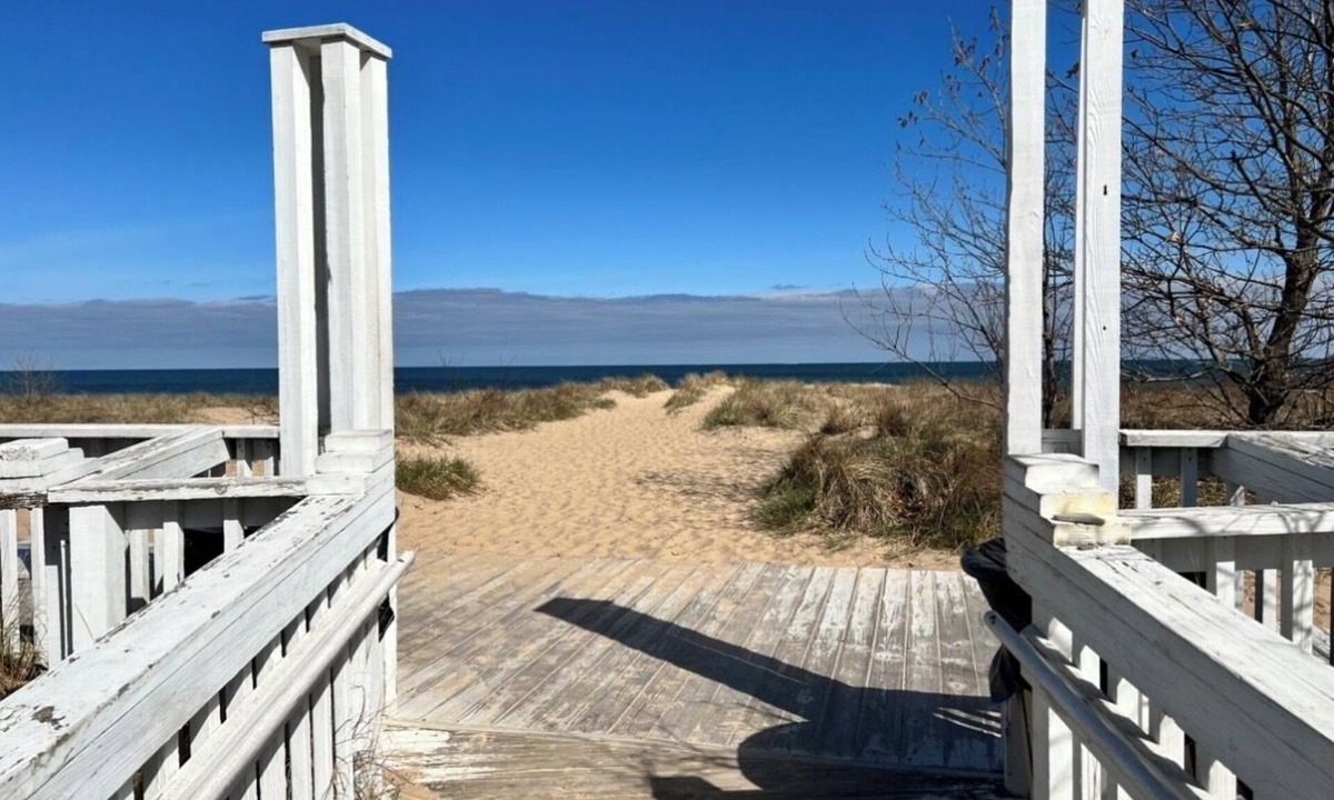Michigan City Cottage | Cozy 2-bedroom cottage in Beachwalk sleeps 6