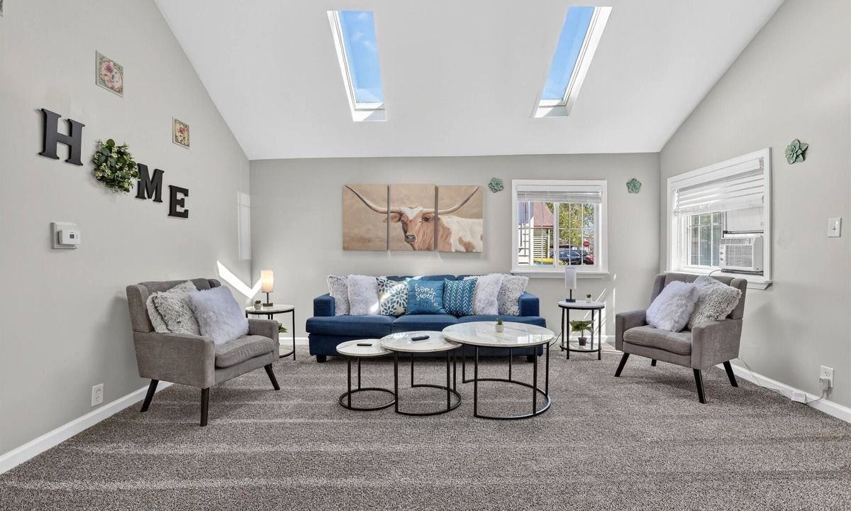 Bay City House | Cozy 3BR w/Yard Dog Friendly Ensuite