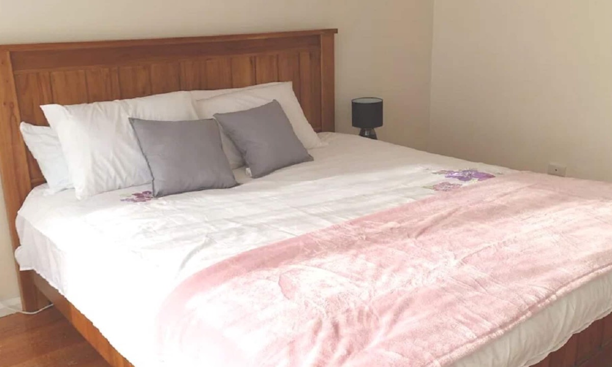 Noble Park House | Cozy and cheerful 4 bedroom house close to shopping and park