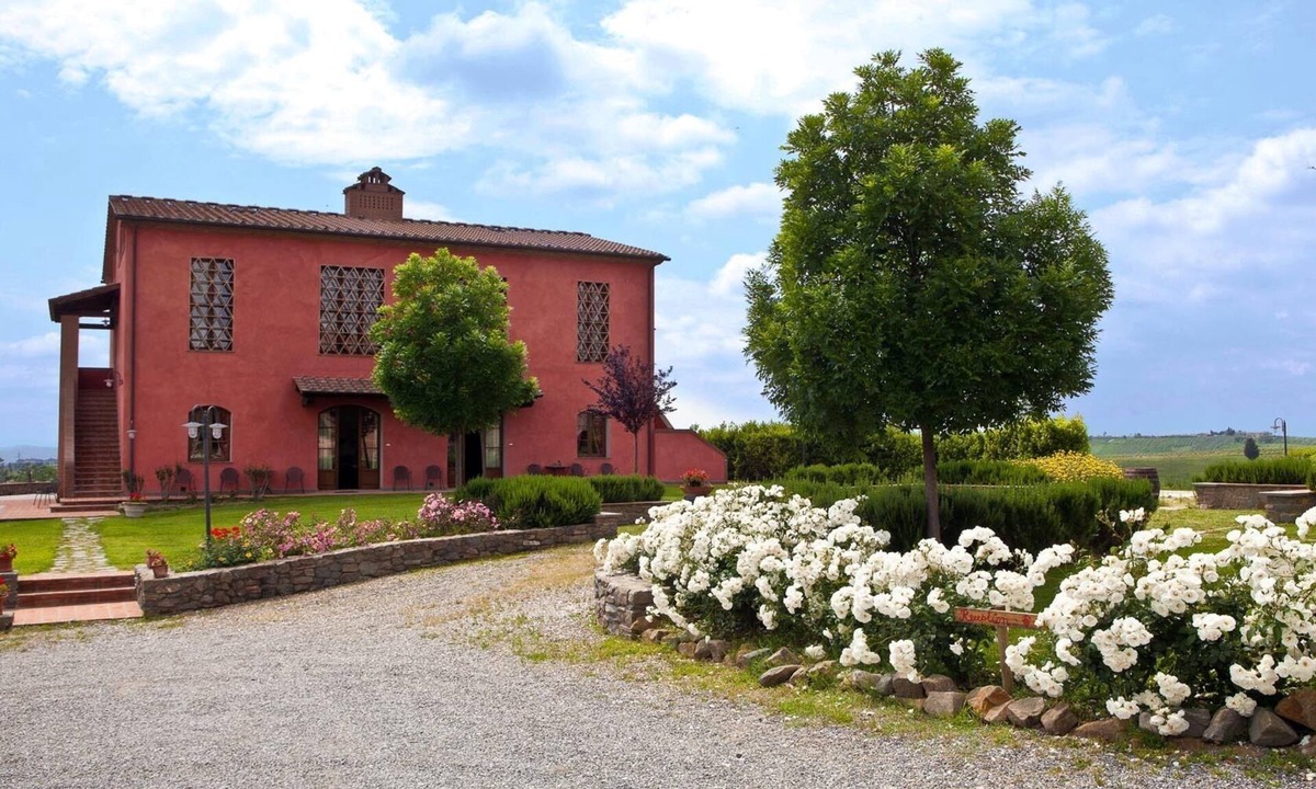 Cerreto Guidi House | Cozy apartment for visiting Tuscany. Pets allowed.