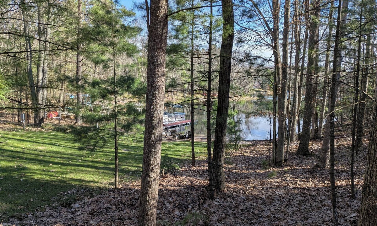Mayfield Cabin | Cozy lakefront cabin, TONS of amenities; dog friendly; 15 mins to downtown TC