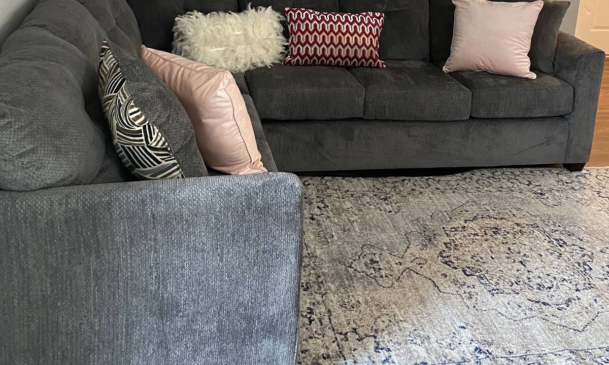 Auburn Hills Apartment | Cozy Oasis with King bed / Close to Great Lakes outlet