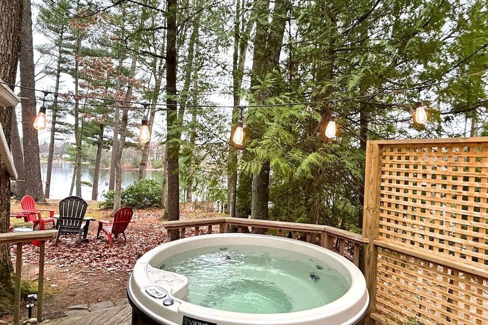 Mayfield Cabin | Cozy Vintage Lake Cabin with Hot Tub & Beach Access near Traverse City, Northern Michigan