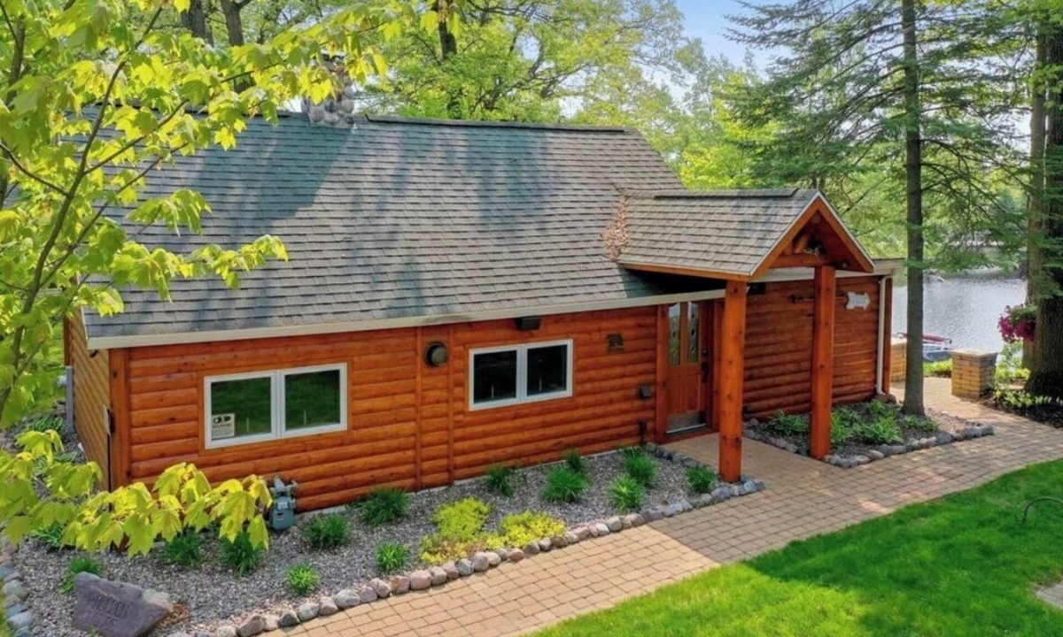 Crivitz Cabin | Cozy waterfront cabin retreat in Crivitz WI