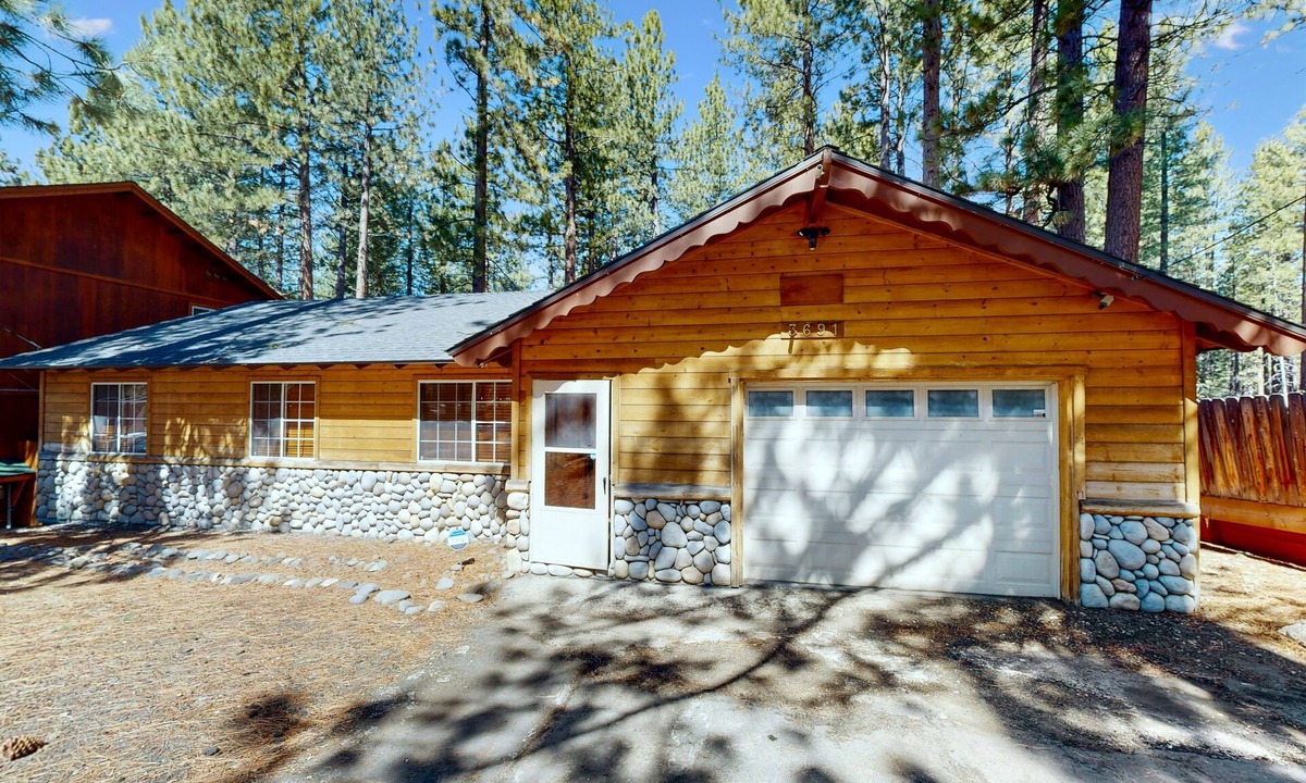 South Lake Tahoe Cabin | Dog-friendly log cabin near Heavenly with yard, private hot tub, & game room