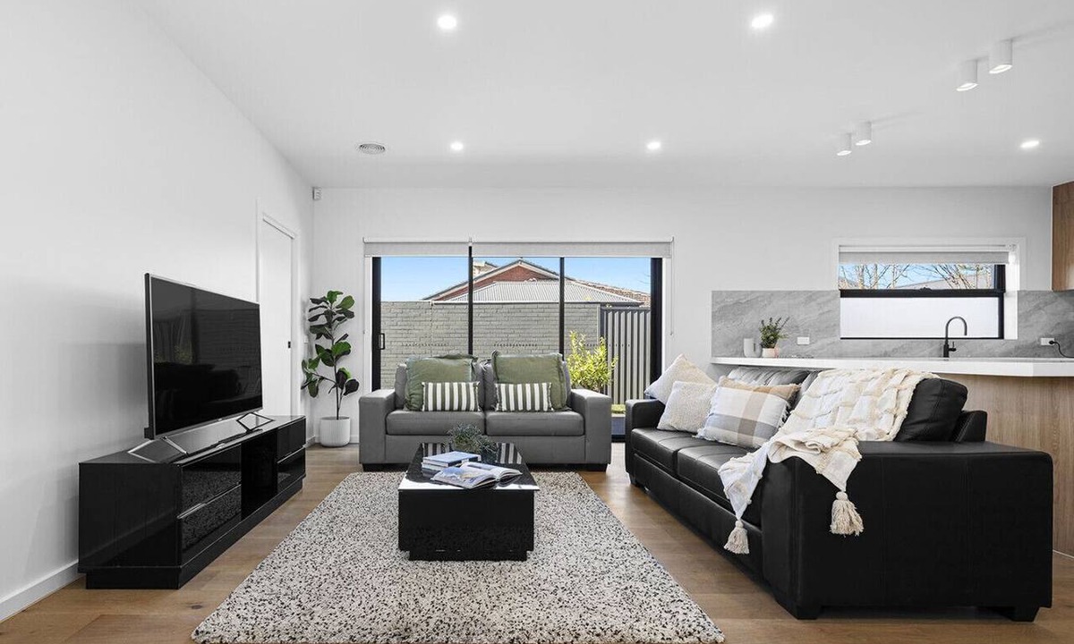 Oakleigh East Villa | Domi rentals - The Highland House