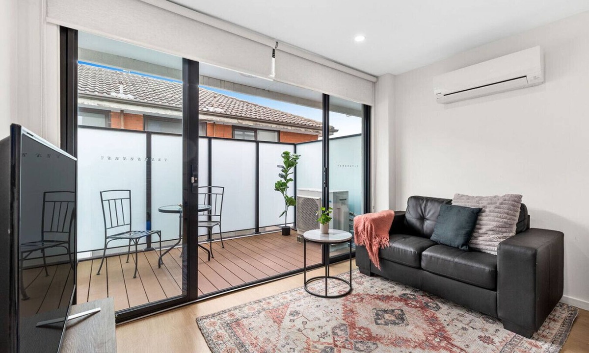 Balaclava Apartment | Domi Rentals - The Carlisle Apartments