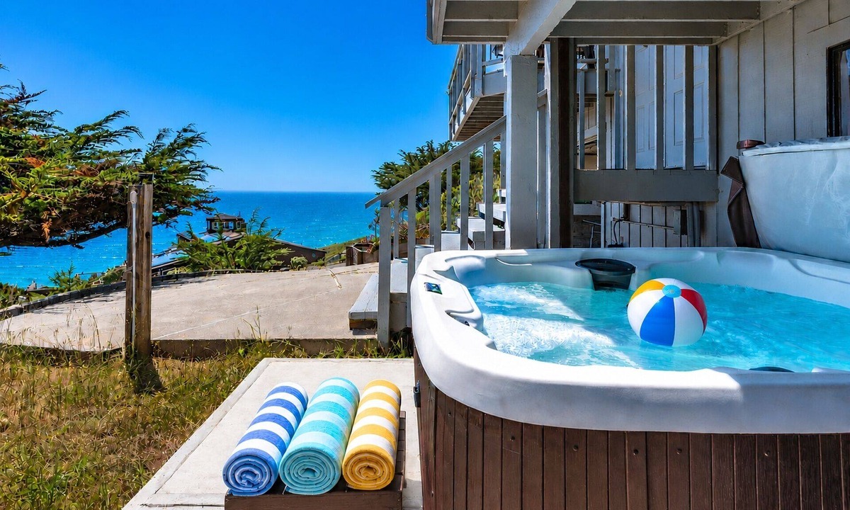 Dillon Beach House | Drop Anchor! Dillon Beach Retreat! Fun Game Room! HtTb~PupOK-Whale Watch