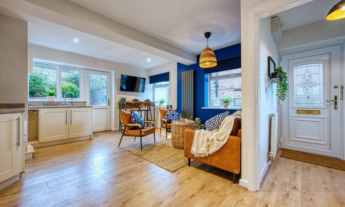 Dudley House | Dudley-5 beds-Contractors-parking-long stay!