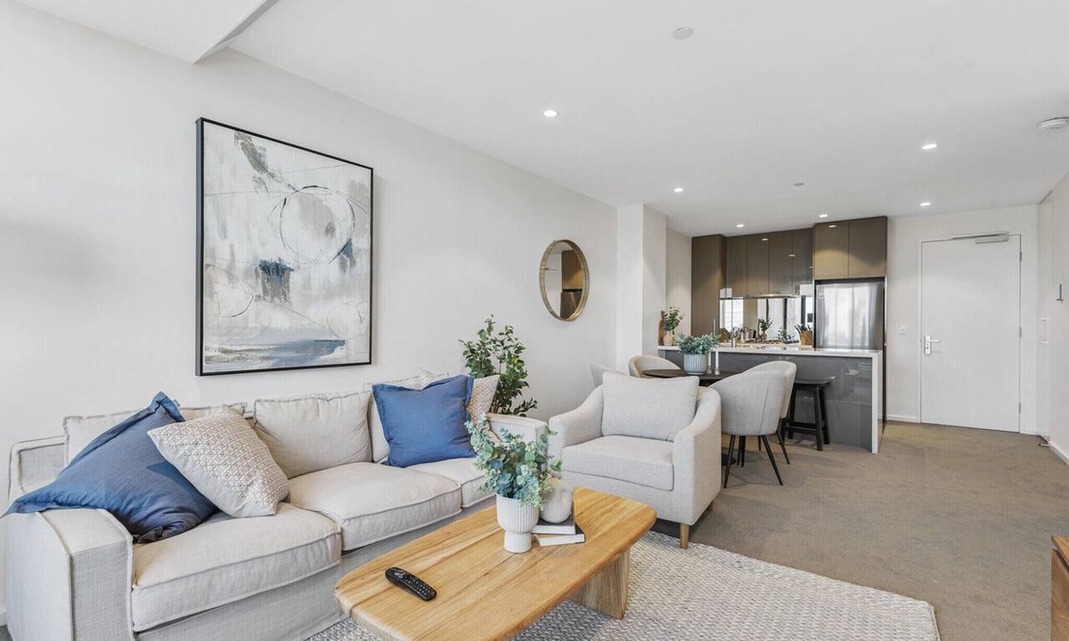 Southbank Apartment | Elegant 2-Bed Apartment with Balcony & City Views
