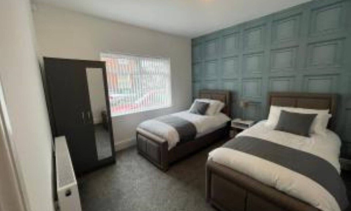 Cradley Apartment | Elegant 3 Bedroom Apartment