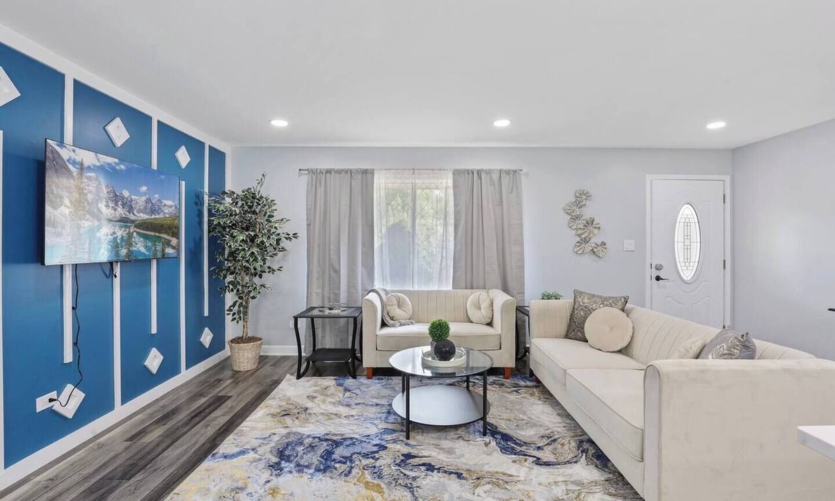 Clarendon Hills House | Elegant 5BD 2BA House | Clarendon Hills