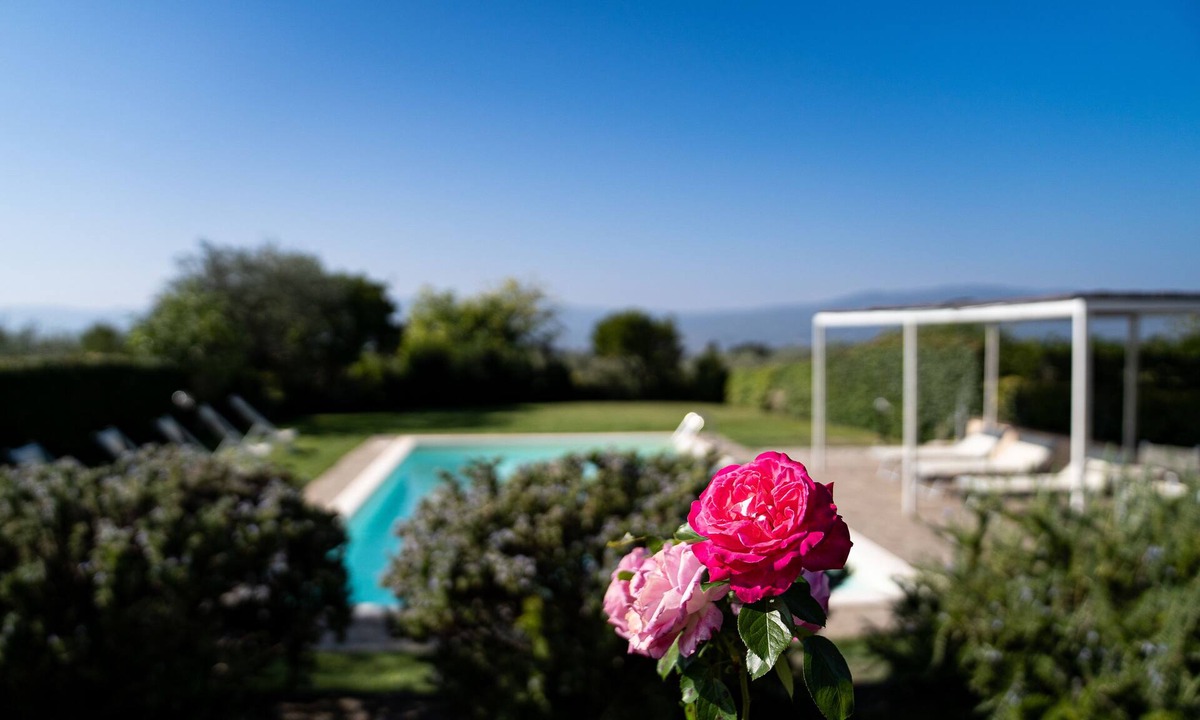Bivio Pozzo Villa | Elegant Tuscan Villa, Gated Pool, Total Privacy, Panoramic Views, EV Charger