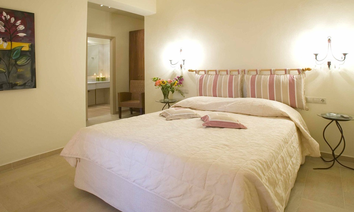 Istron Villa | Elegant villa with sea view and private pool near to the beach