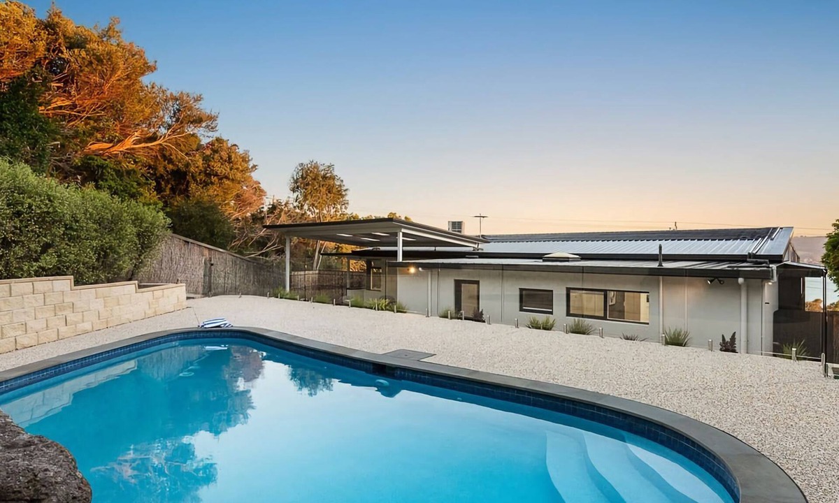Mount Martha House | Ellerina Sea Vista | Stunning Views with Pool and Sauna