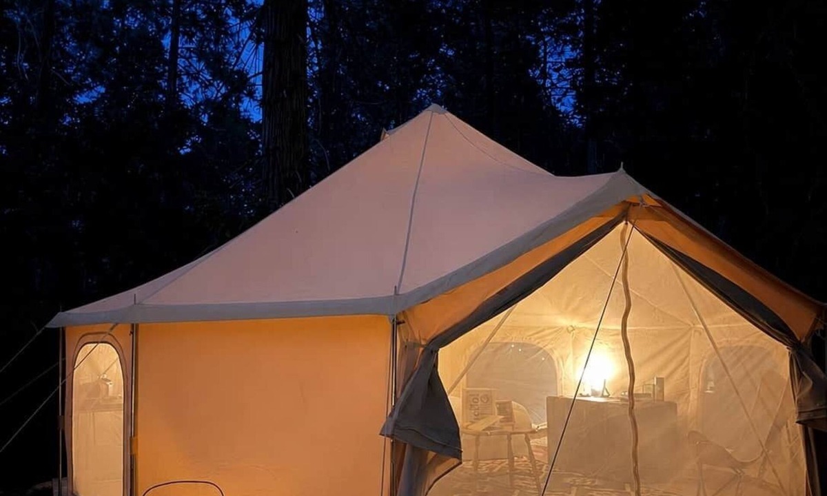 Burnt Ranch Cabin | Emerson Camp, Private Glamping Radio Ranch (Tub)