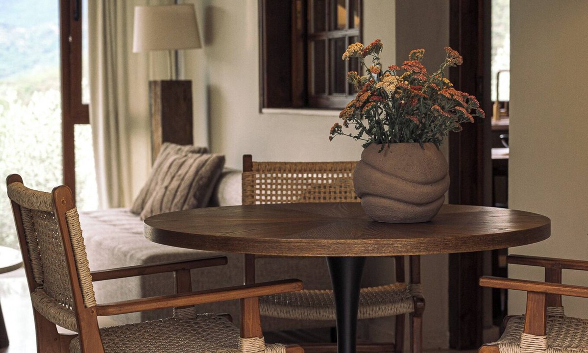 Artemisia House | Endless Green: Tranquil Mountain Retreat with Breathtaking Views