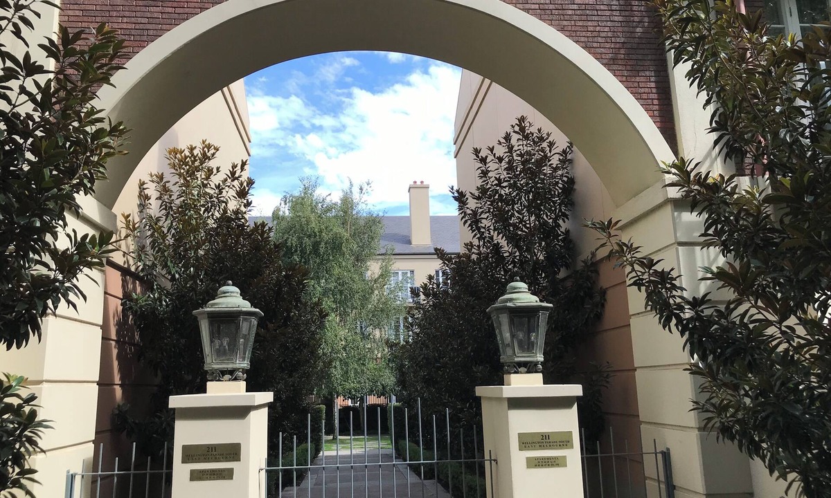 East Melbourne Apartment | European-Style Retreat in the Heart of East Melbourne